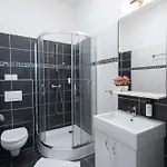Artsy Elizabeth Boulevard Apartamento