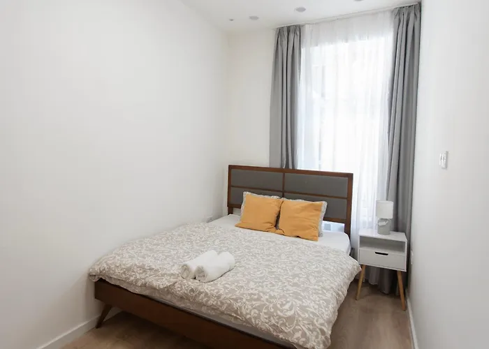 Artsy Elizabeth Boulevard Appartement