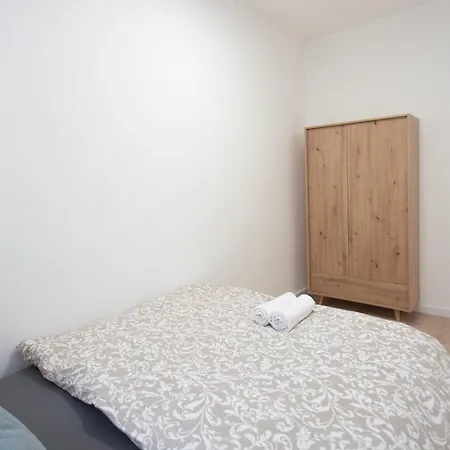 Artsy Elizabeth Boulevard