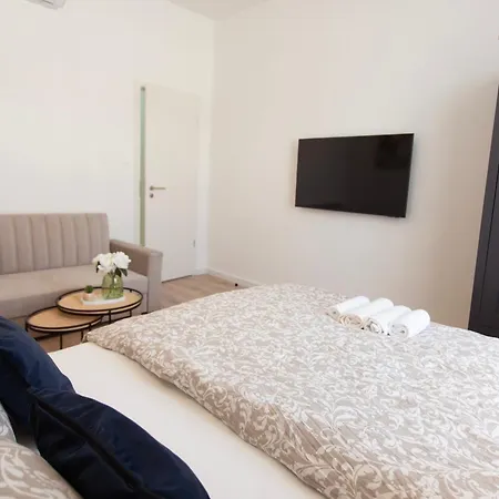 Artsy Elizabeth Boulevard Apartment Budapest