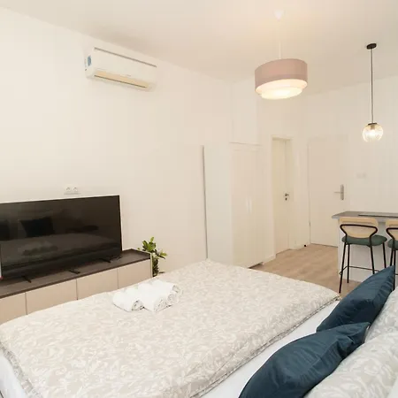 Artsy Elizabeth Boulevard Apartment